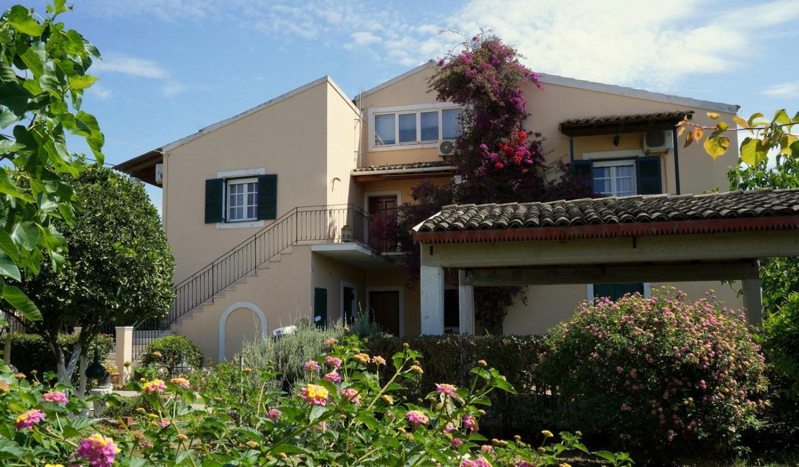 Classy & Traditional House With Fantastic View Villa Kanálion