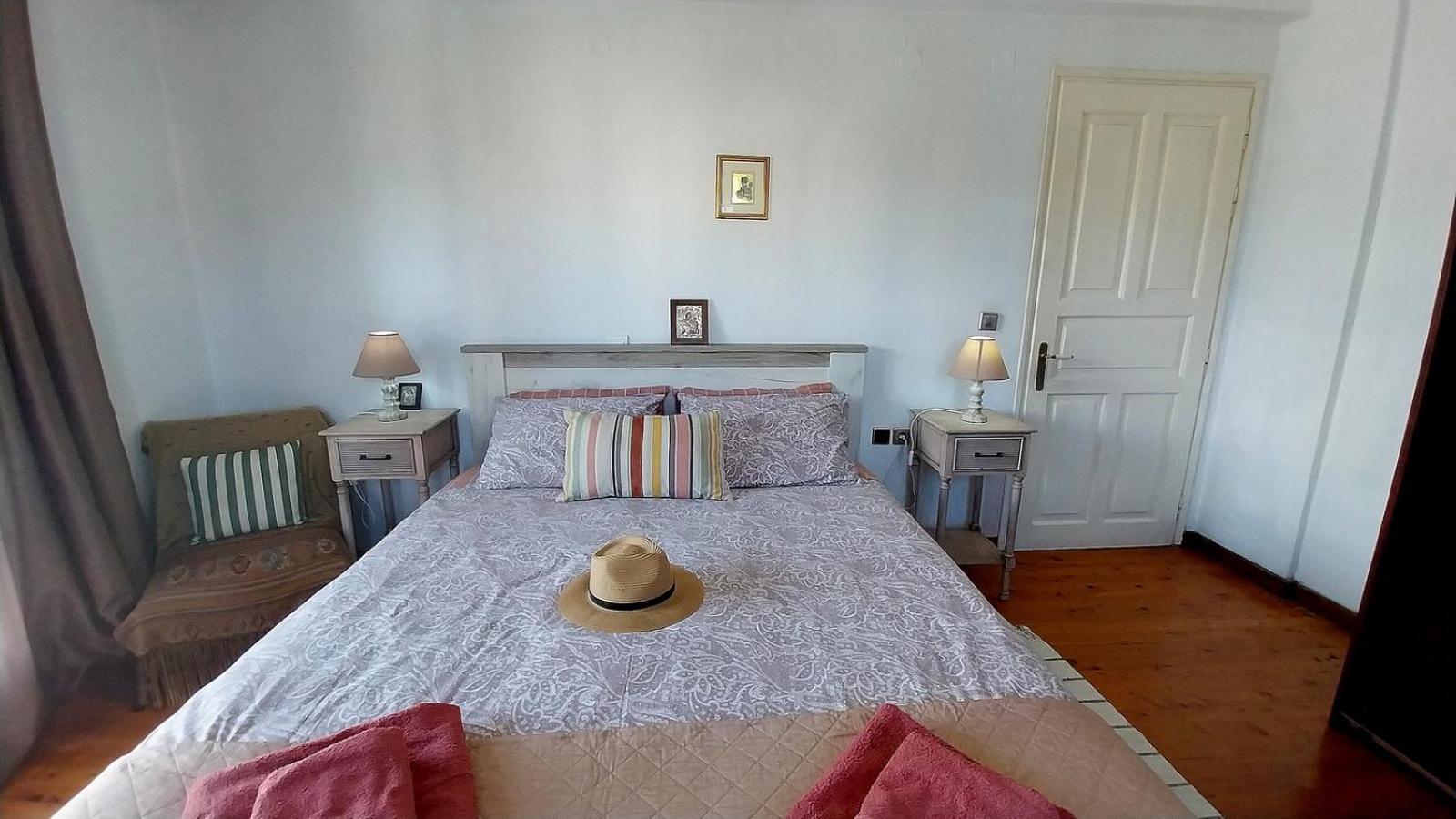 Classy & Traditional House With Fantastic View Villa